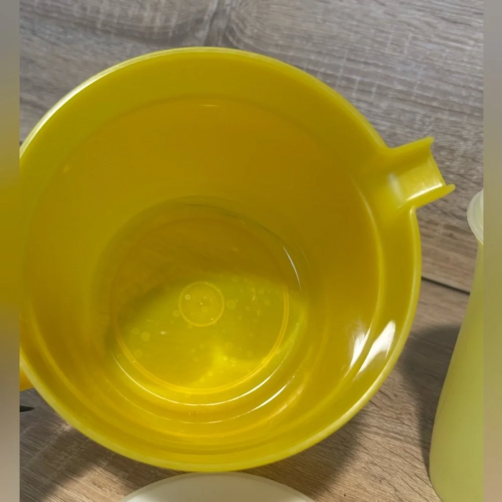 Vintage Tupperware bright Yellow juice Pitcher shaker blender set bundle